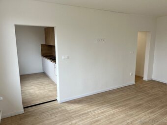 Predaj štýlového,veľkého 3 izbové bytu v centre Nitry - 11