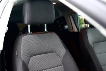 VW Passat Variant B7 2.0TDi - 11
