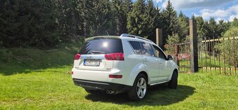 Peugeot 4007 - 11