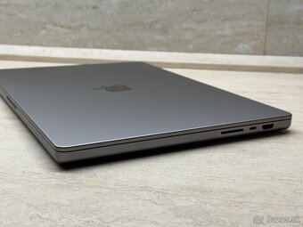 MacBook Pro 16" / M2 Pro / 16GB / 512GB / vesmírne šedý - 11