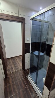 Garsónka len na dlhodobý prenájom pre jednu pracujúcu osobu. - 11