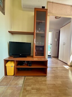 2-izb.byt s terasou 30 m2, pešia zóna, vrchné poschodie - 11