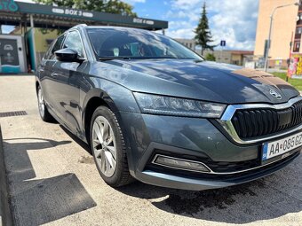 Škoda Octavia Combi 2.0 TDI DSG Style - 11