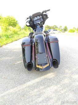 Harley Davidson Touring Bagger - 11