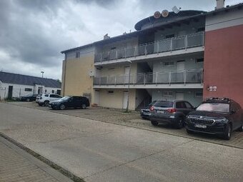 Výnimočný 2 izbový byt, záhrada, parkovanie - 11