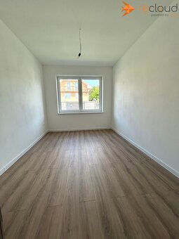 BOJNIČKY - moderný 4-izbový dom s veľkou garážou v obľúbenej - 11