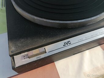 Predám gramofóny Tesla A JVC - 11