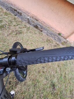 Horský bicykel Genesis Solution 2.9. veľkosť M - 11