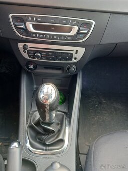 Renault Fluence 1.6 SCe - 11