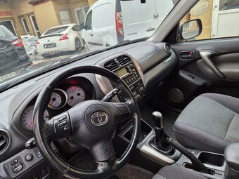 Toyota RAV4 2.0 D-4D 5D Sol - 11