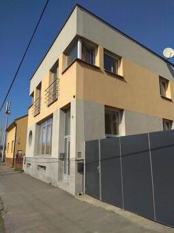 Kľudné bývanie blízko centra mesta s možnosťou parkovania - 11