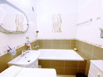 3 izbový byt na 3 poschodí s loggiou po rekonštrukcii, Konop - 11
