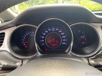 KIA Ceed - 11