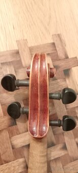 Husle model Gurneri - 11