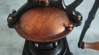 Starý mlýnek na kávu - 11