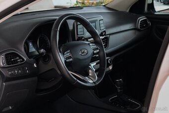 Hyundai i30 CW 1.6 CRDi Comfort DTC - 11