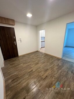 SPEKTRUM REALITY- Na PREDAJ 3 -izbový byt, 64m2 s loggiou, H - 11