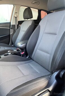 Hyundai i30 CW 1.6CRDi 81kw SK auto - 11