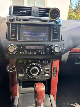 TOYOTA LAND CRUISER PRADO - 11