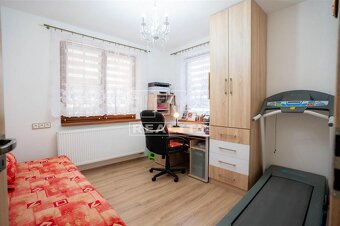 Na predaj priestranný rodinný dom Uhrovec okr. Bánovce... - 11