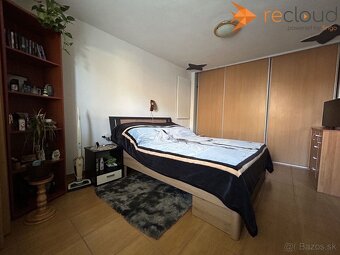 Rodinný dom v Sasinkove, okr. Hlohovec so samostatným vstupo - 11