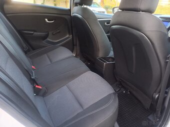 Hyundai i30 1.4 CRDi - 11