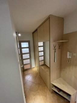 Dlhodobý prenájom 2-IZBOVÉHO BYTU (57m²) na SIHOTI 1 - 11