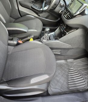 Predám Peugeot 208 1.2l 44000.km - 11