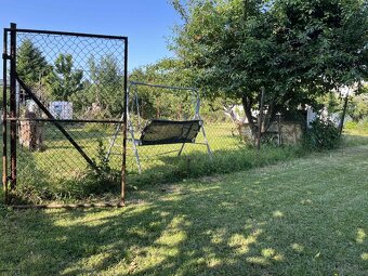 NOVÁ CENA Predaj - záhradná chatka, komplet IS v Leviciach - 11