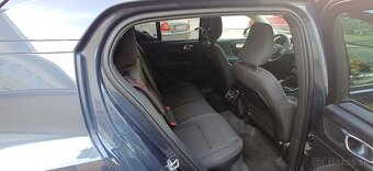 Volvo XC40 B4 Momentum Pro AWD A/T - 11
