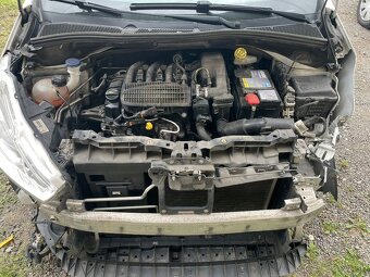 Peugeot 208 1.0i, r.2015, klima - 11
