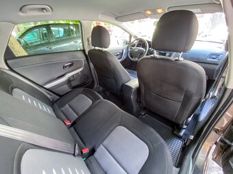 KIA Cee’d SW Combi 1.6 GDi 99kw Manuál - 11