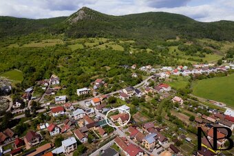Na predaj rodinný dom v malebnej obci Omšenie - 11