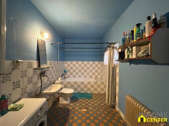 NA PREDAJ starší rodinný dom v tichej oblasti Komárna - 11