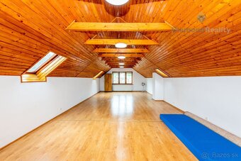 NA PRENÁJOM 5 IZBOVÝ RODINNÝ DOM S VEĽKÝM POZEMKOM 2864m2 |  - 11