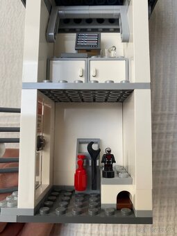 ✈️ LEGO Marvel Super Heroes: Airport Battle (76051) - 11