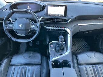 Peugeot 5008 II 1.2PT 96kW ALLURE Kůže Tažné. Navi - 11