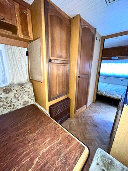 Karavan Hobby de luxe obytný prives +predstan - 11