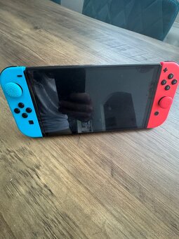Predam nintendo swich oled - 11