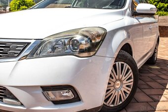 Kia Ceed 1.6 CRDi VRT - 11
