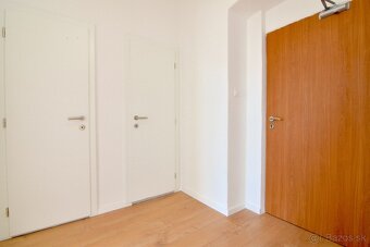 Zrekonštruovaná SMART kancelária s parkovaním v centre Nitry - 11