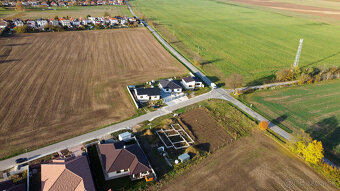 Na predaj stavebný pozemok so základovou doskou v Dolnom Vin - 11