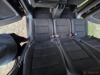 Volkswagen Touran - 11