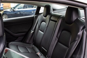 Tesla Model 3 Long Range - 11