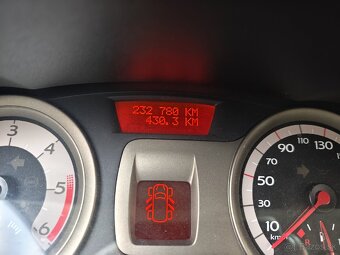 Renault Clio III, rok 2005, 1.5 dCi, 50 kW - 11