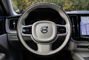 Volvo XC60 B5 184kW mHEV Inscription AWD A/T - 11