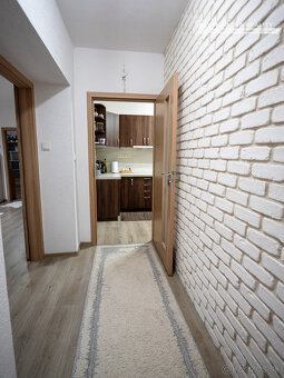 REZERVOVANÉ- 3-izbový, nadštandardne veľký byt s balkónom -  - 11