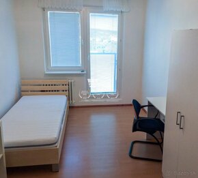 Krásny 4 izbový zrekonštruovaný a zariadený byt - 11
