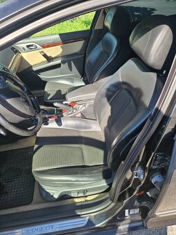 Peugeot 407 SW - 11