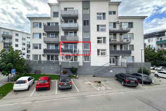 SVETLÝ 2 IZB. BYT S PARKOVANÍM, SLOV. GROB - 11